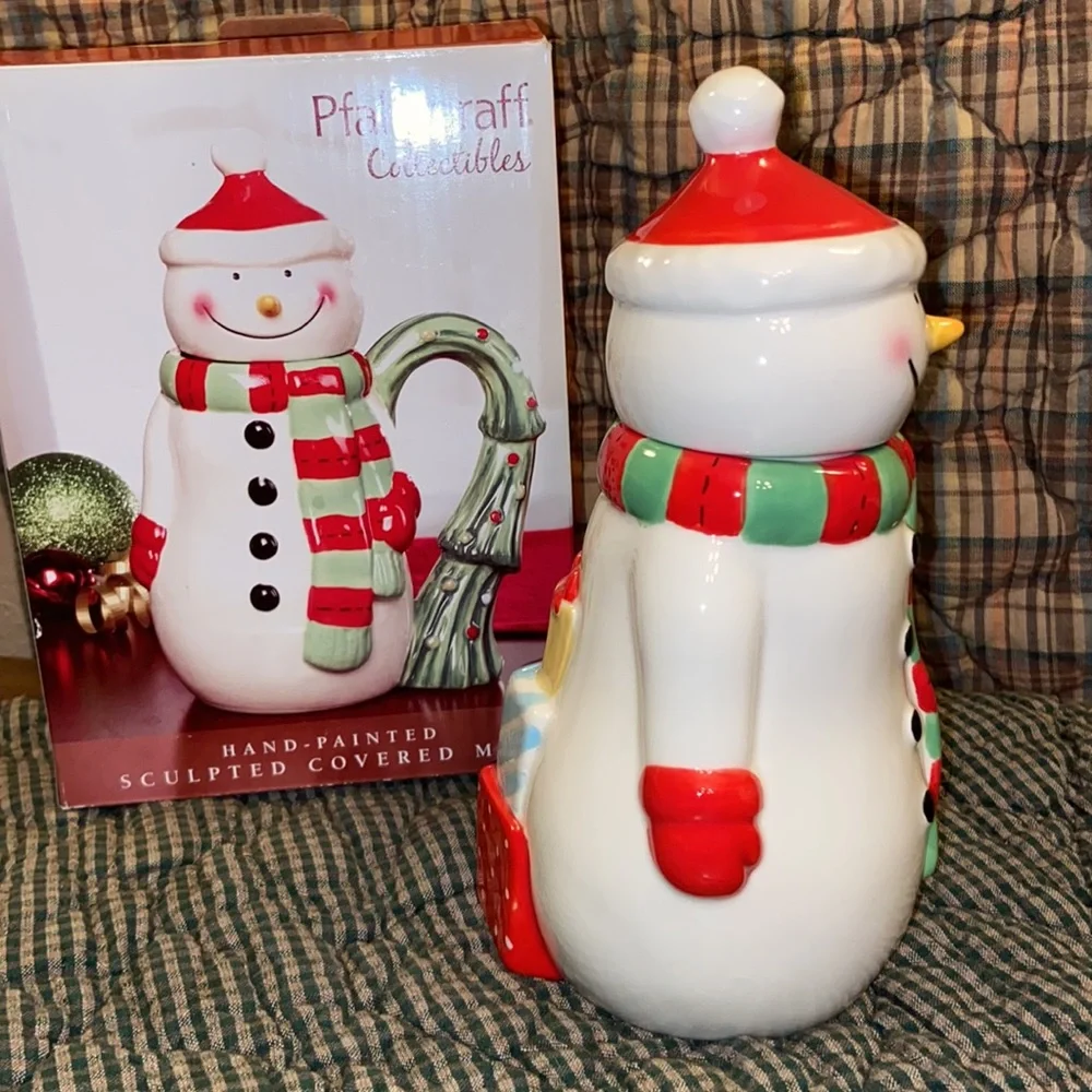 NEW! PFALTZGRAFF Collectibles FROSTY SNOWMAN Hand-Painted Sculpted Covered Mug